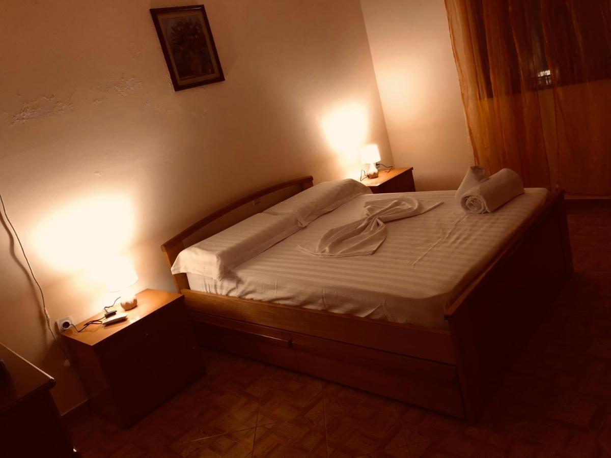 Comfort Guest Rooms Vila Hm Sarandë Eksteriør billede