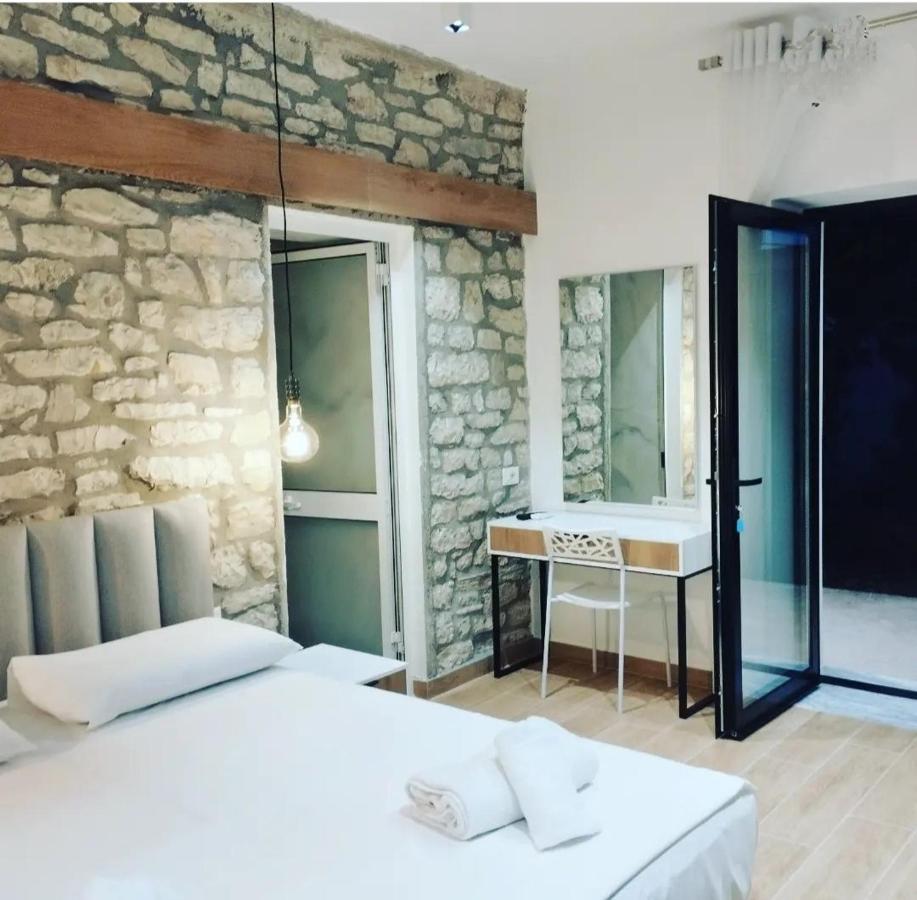 Comfort Guest Rooms Vila Hm Sarandë Eksteriør billede